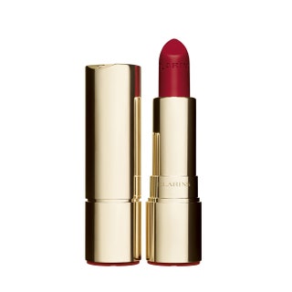 Матовая губная помада Joli Rouge Velvet Clarins.