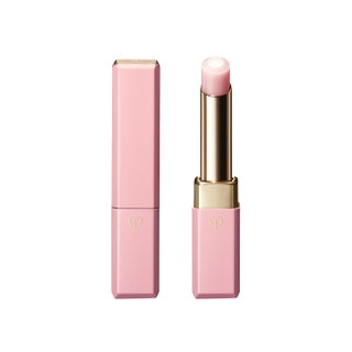 Увлажняющий бальзам для губ с эффектом сияния Cle de Peau Beauté.