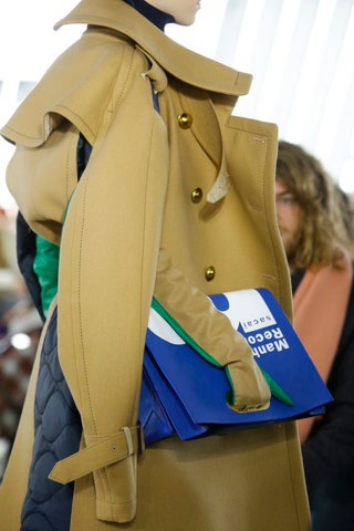 Sacai.