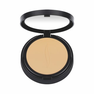 Компактная матирующая тональная основа Matte Perfection Sephora. Кремовая текстура средства позволяет легко нанести его...