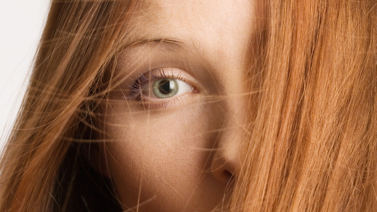 Выпадение волос у женщин и гирсутизм — причины и лечение