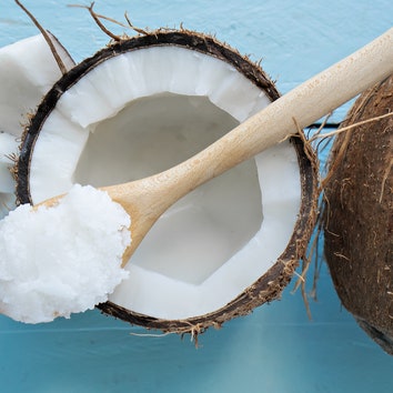 Oil pulling: зачем вам нужно начать полоскать рот кокосовым маслом