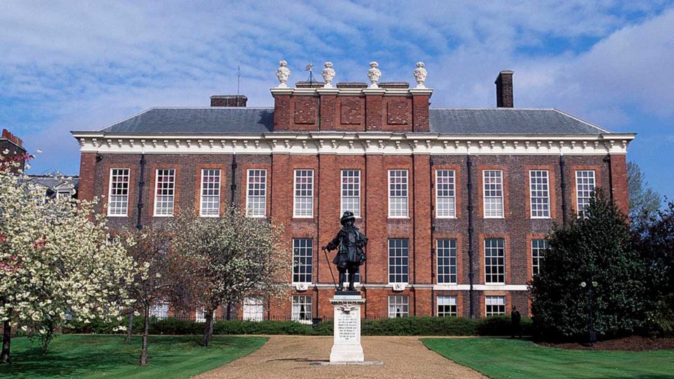 Елизавета II подарила принцу Гарри и Меган Маркл загородный дом в поместье Виндзорского замка фото