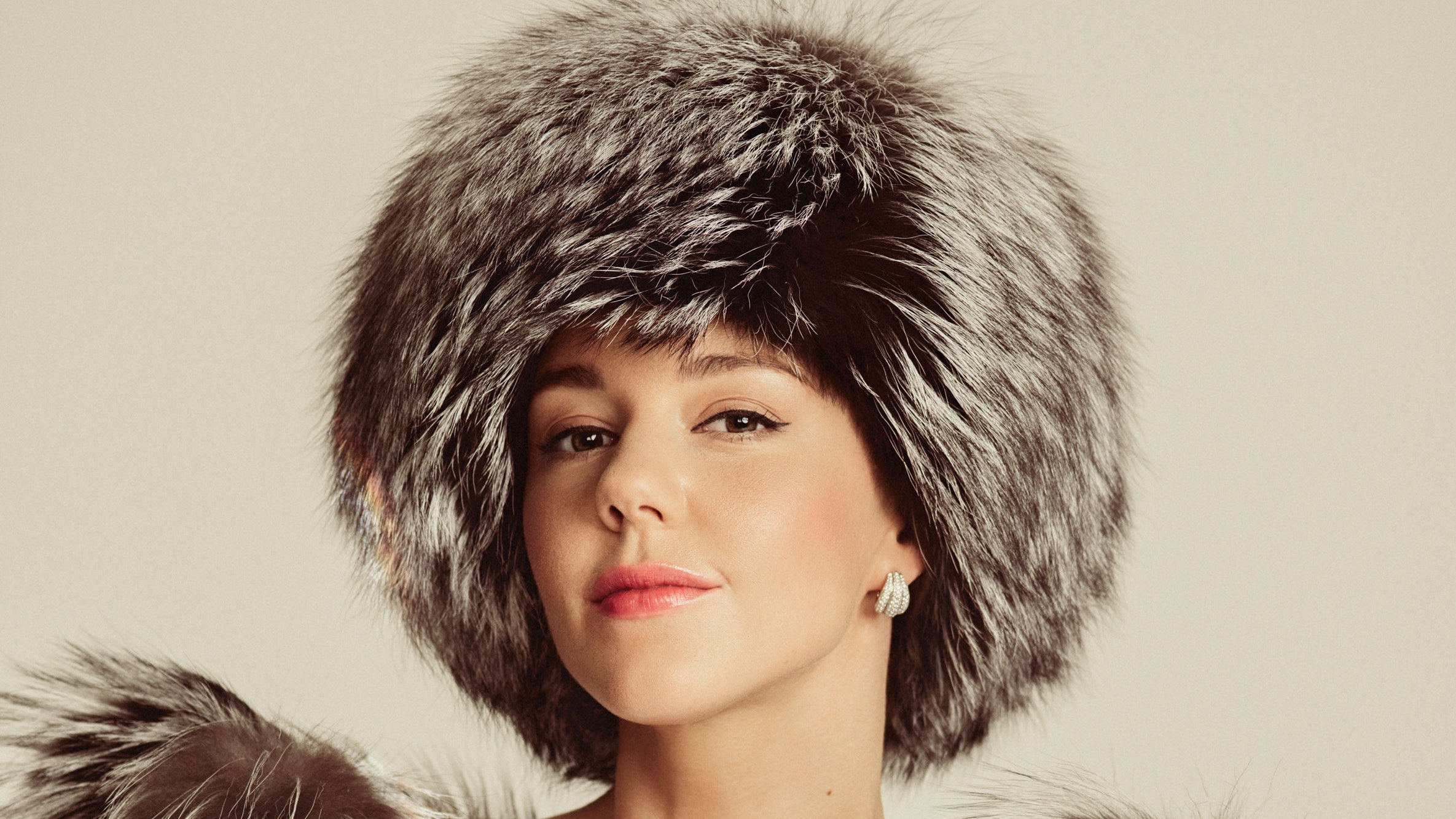 Юлианна Караулова фото и анонс интервью с певицей для Glamour