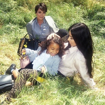 Ким Кардашьян с матерью Крис Дженнер и дочерью снялись в рекламе Fendi