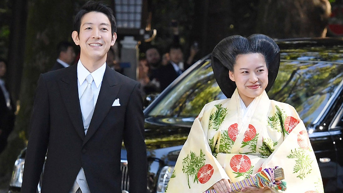 Японская принцесса Аяко вышла замуж за простолюдина фото