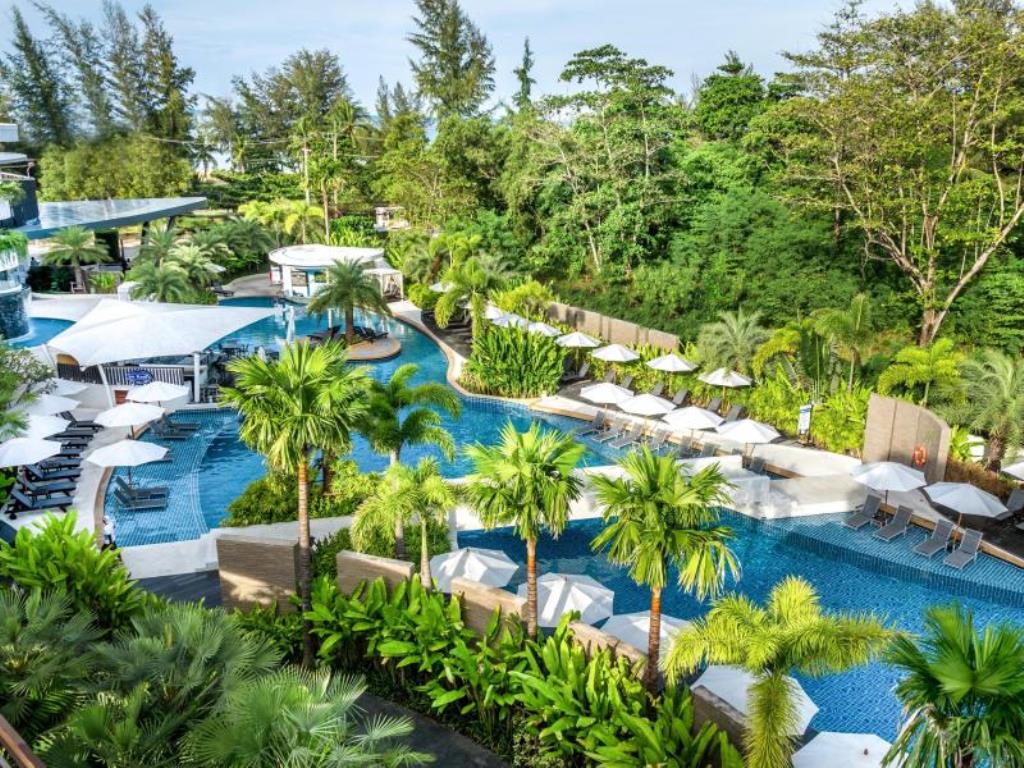 Отель Karon Beach Pool Villas
