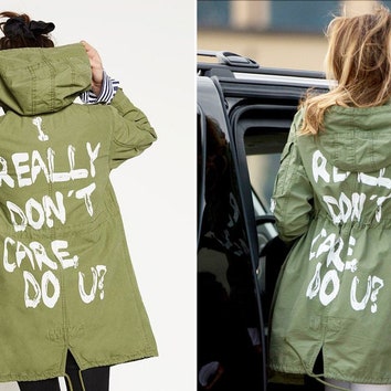Мелания Трамп оказалась в центре скандала из-за куртки Zara