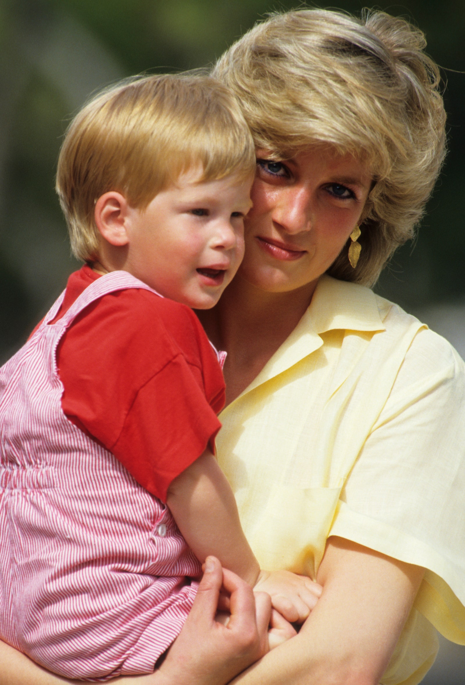 Принц Гарри с мамой принцессой Дианой