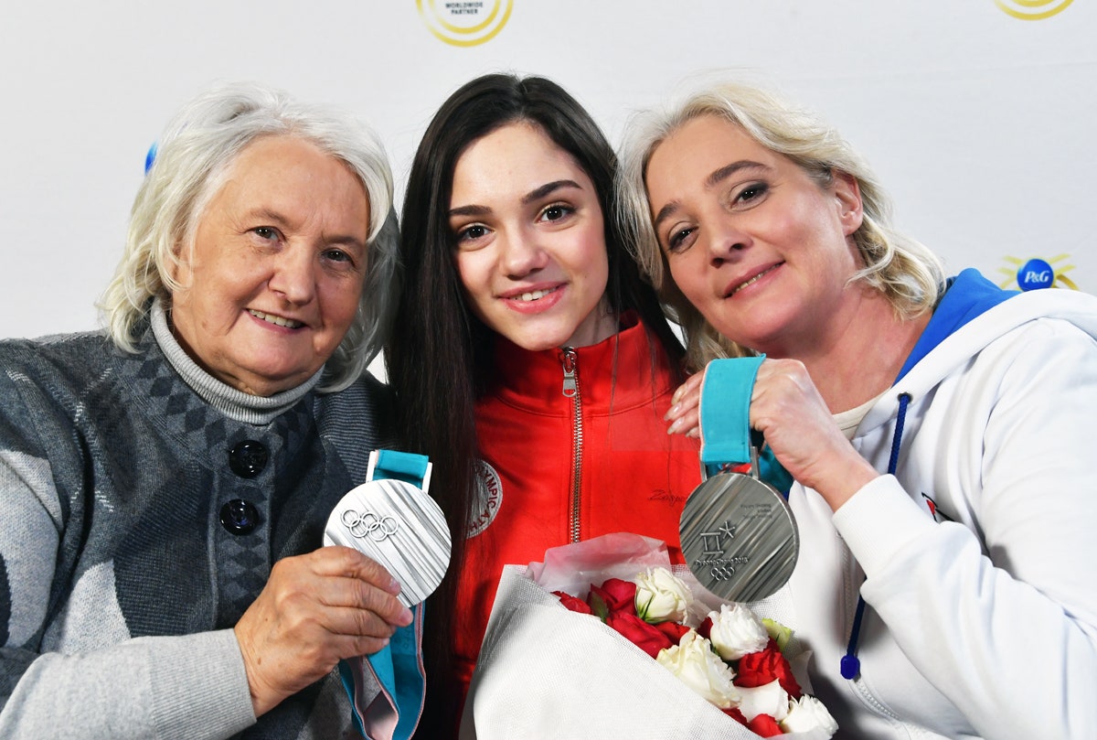 Евгения Медведева с мамой Жанной и бабушкой Валентиной
