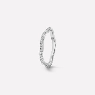 Кольцо Camlia из белого золота с бриллиантами 214 200 руб. Chanel.
