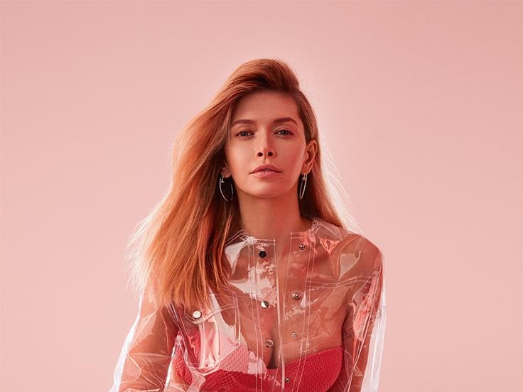 Что читать в новом Glamour: 10 актуальных вопросов из майского номера