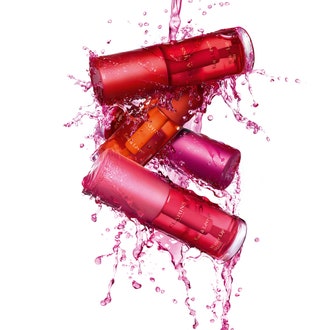 Clarins выпустил первый пигмент для губ Eau à Lèvres