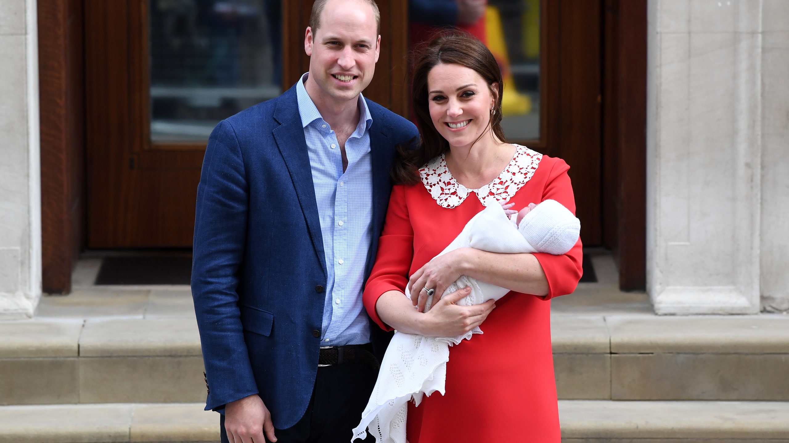 Кейт Миддлтон отвела принца Джорджа в школу наутро после последних родов фото