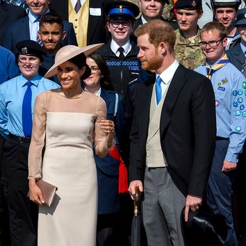 Язык тела: эксперты сравнили первый после свадьбы выход принца Гарри и Меган Маркл с выходом принца Уильяма и Кейт Миддлтон