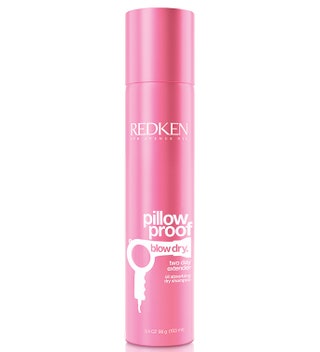 Сухой шампунь Pillow proof glow dry 1450 руб. Redken.