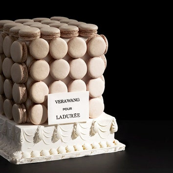 Вера Вонг создала коллекцию свадебных десертов для Ladurée