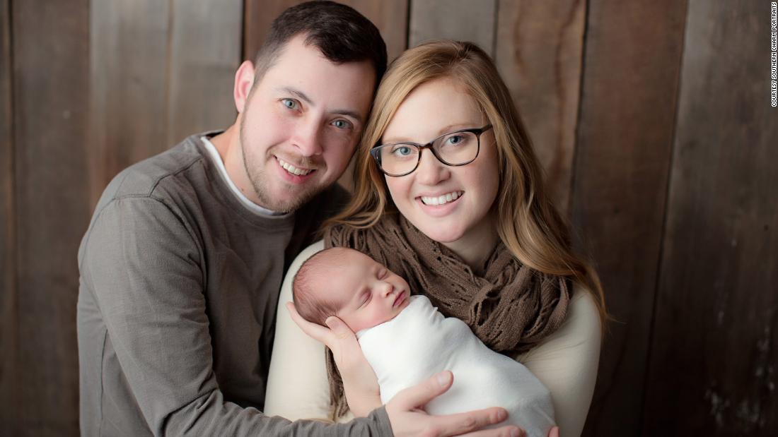 Американка родила ребенка с помощью донорского эмбриона зачатого 24 года назад