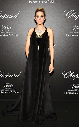 Марион Котийяр в Valentino Haute Couture и украшениях Chopard.