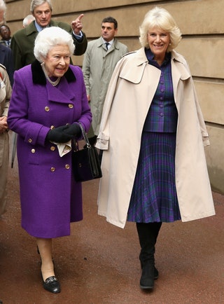 Королева Елизавета и Камилла.