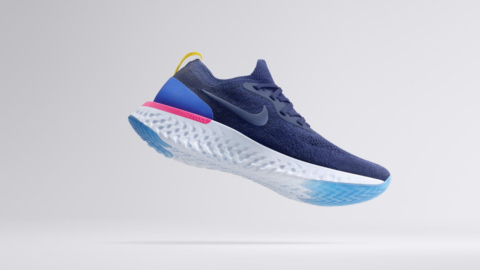 Беговые кроссовки Nike Epic React Flyknit обзор модели с улучшенной амортизацией