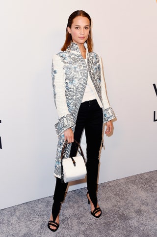 Алисия Викандер в Louis Vuitton 2017 г.