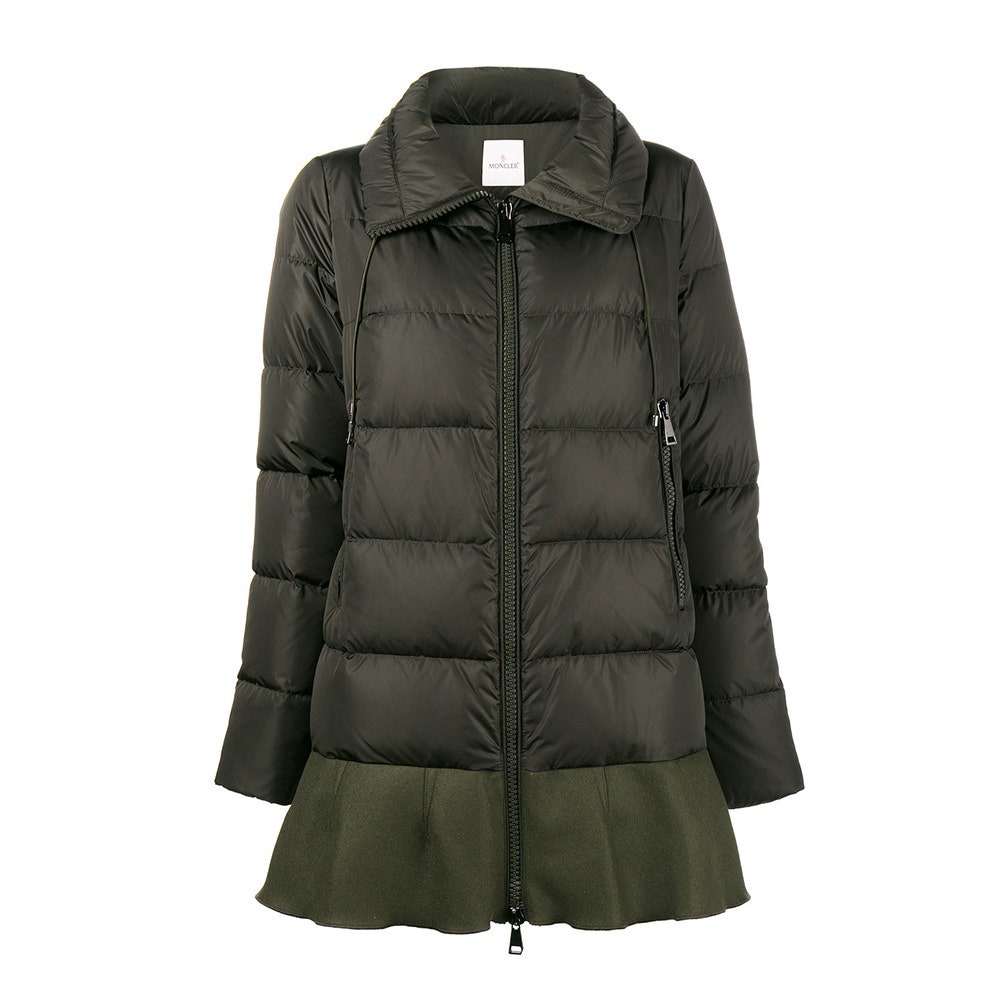 Пуховик из полиэстера­ 78 500 руб. Moncler.
