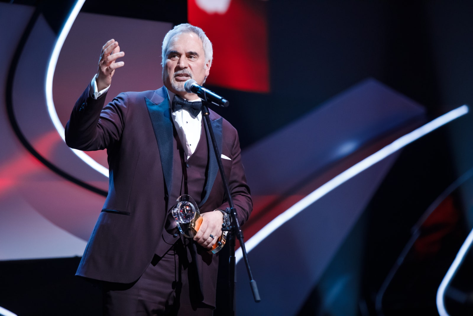 Валерий Меладзе с наградой «ЖАРА Music Awards»