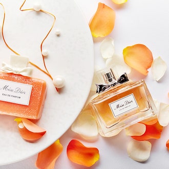 Коллаборация Dior Parfums и «Brasserie Мост»: десерт Miss Dior