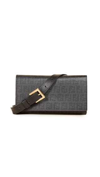 Fendi. Цена 59 000 руб.