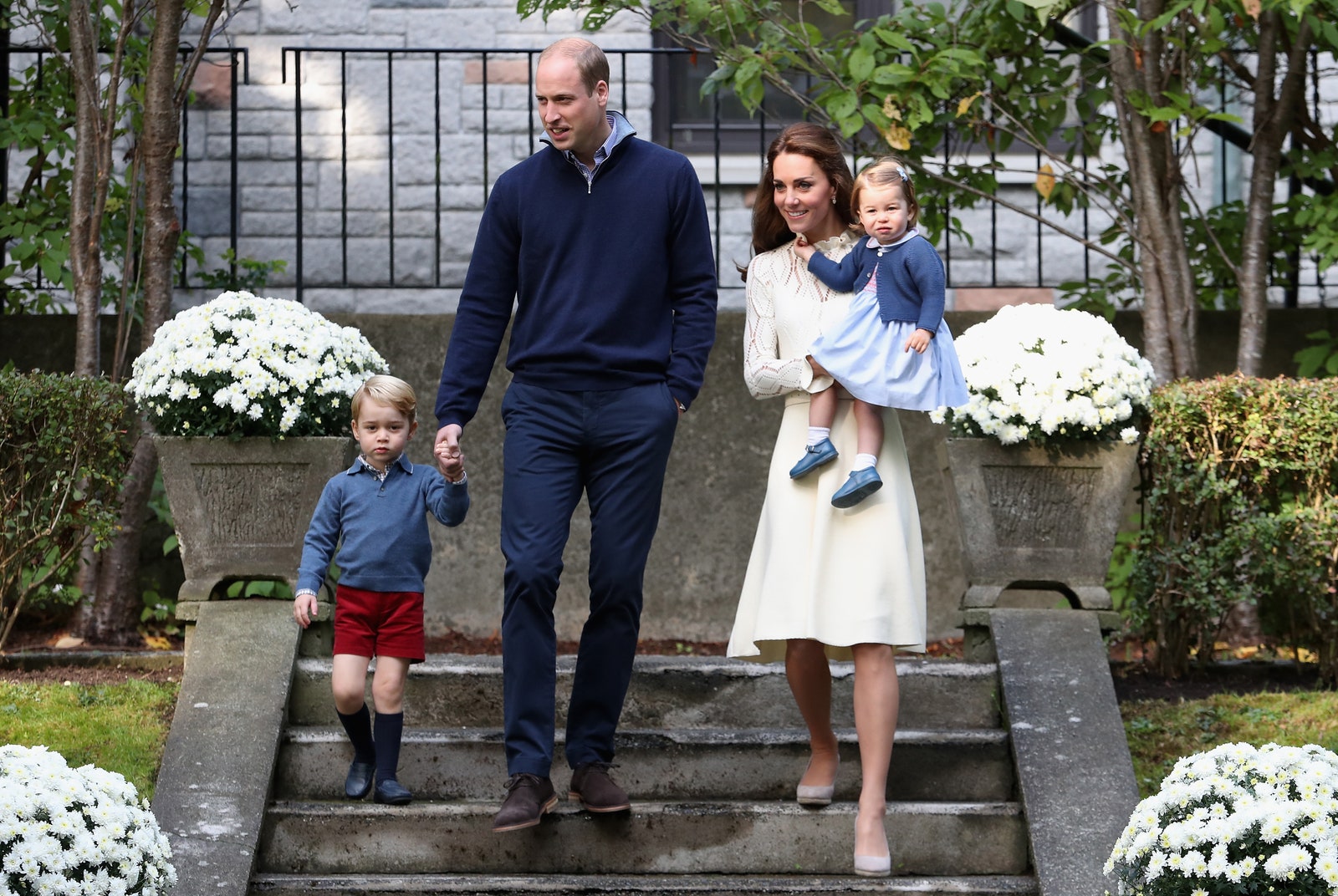 Принц Уильям и Кейт Миддлтон вместе с детьми