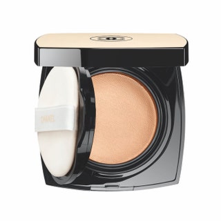 Кушон для сияния Les Beiges SPF 25 4249 руб. Chanel. Благодаря гелевой консистенции с высоким содержанием воды и...
