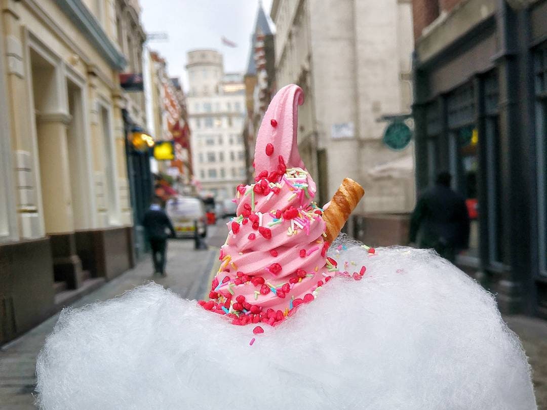 Instagram-тренд: мороженое в сахарной вате