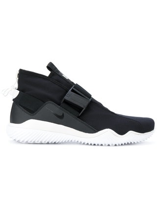 Кроссовки 9051 руб. Nike .