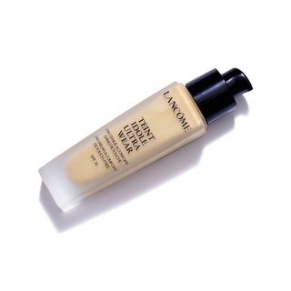 Тональный крем Teint Idole Ultra Wear 3780 руб. Lancôme.