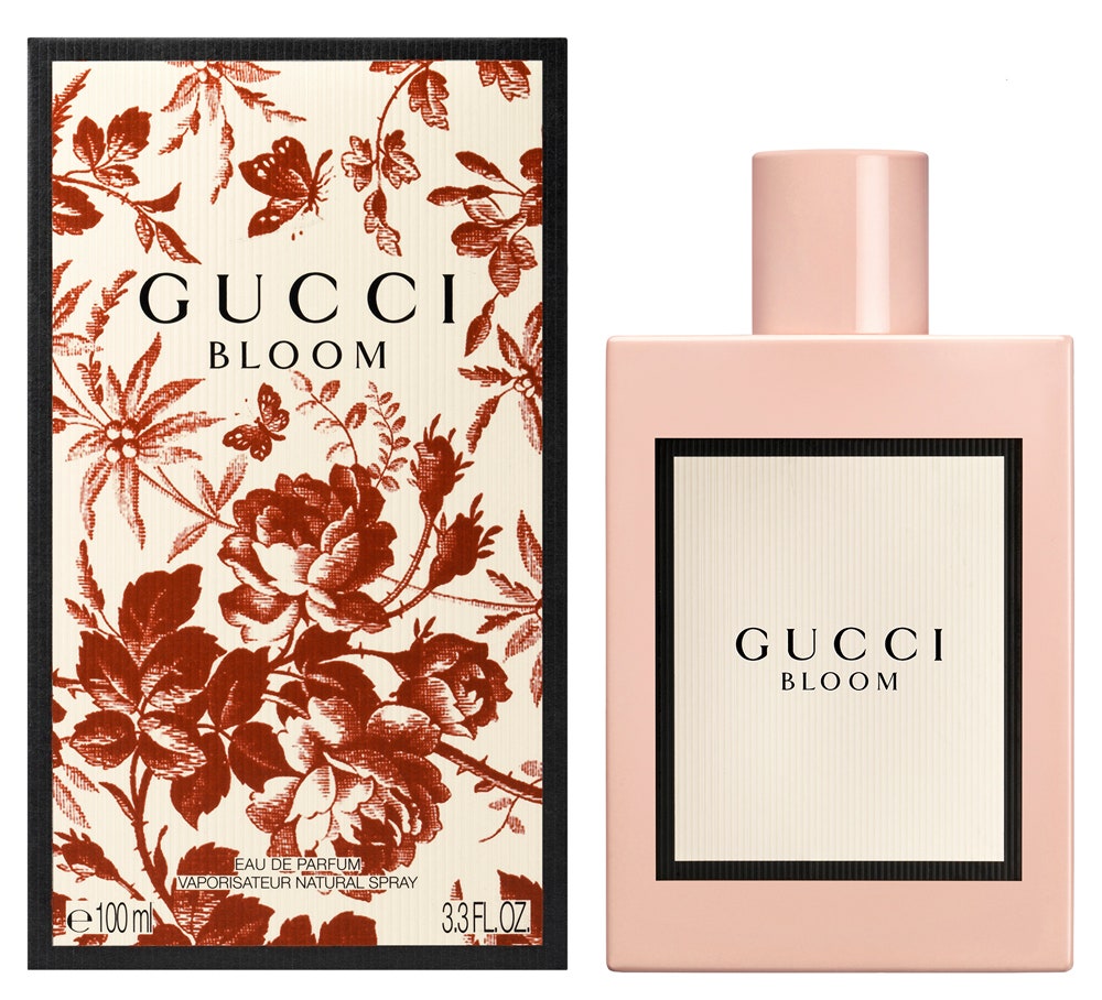 Gucci Bloom  лаконичный ретродизайн флакона  и букет из индийской туберозы жасмина и белых соцветий рангунской лианы.