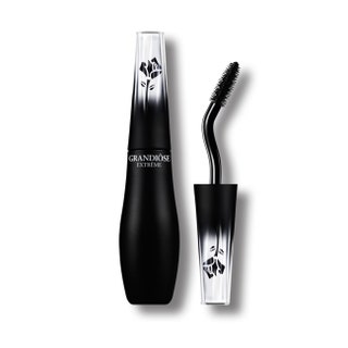 Тушь с эффектом объема Grandiôse Extrême Black 2890 руб. Lancôme.