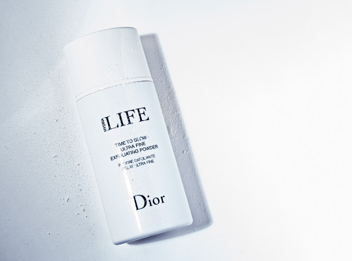 Очищающая пудра Hydra Life Time to Glow Ultra Fine Exfoliating Powder 3150 руб. Dior.