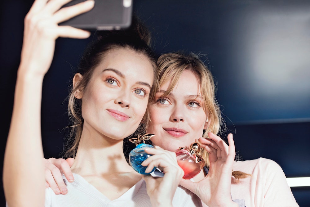 Конкурс Nina Ricci Les Gourmandises de Nina  Luna сделайте селфи с лучшей подругой