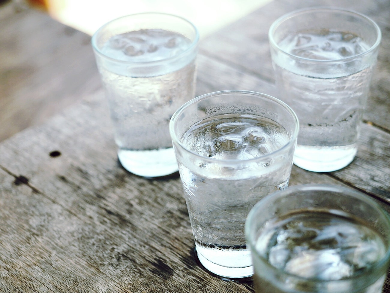 Сколько воды нужно выпивать в день и какой эффект дает ежедневное употребление 3 литров