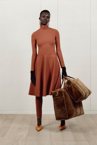Balenciaga осеньзима 20172018.