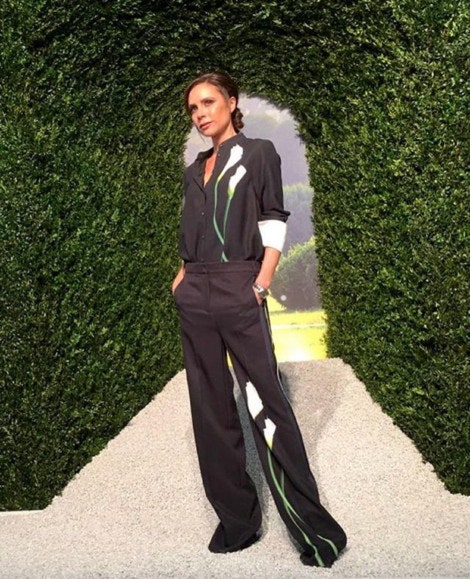 Виктория Бекхэм в костюме из коллекции Victoria Beckham x Target за 60 долларов.
