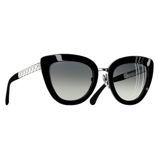 Солнцезащитные очки Chanel 27 300 руб.