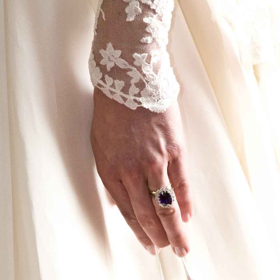 Принц Гарри подарит Меган Маркл обручальное кольцо сделанное из браслета принцессы Дианы