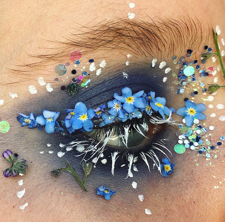 Макияж глаз из живых цветов от визажиста из Великобритании Элли Костелло | Glamour