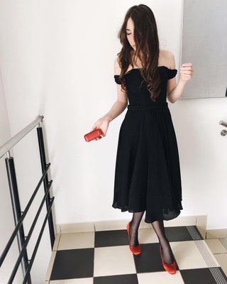 Платье Topshop Boutique  2 000 руб. от Ирины Курбатовой туфли Giambattista Valli  3 500 руб.