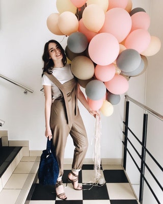 Кожаный комбинезон Ushatava 3 000 руб. рюкзак 711 5 000 руб.₽ босоножки Gucci 2 500 руб. от Вики Михелашвили