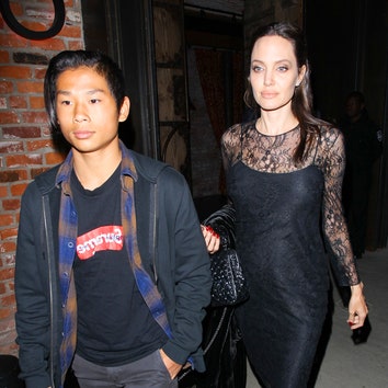 «Мне нужна поддержка мамы»: Анджелина Джоли дала откровенное интервью