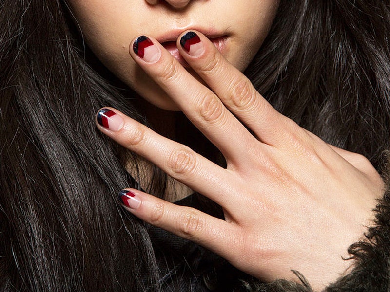 Секреты салонного маникюра как правильно красить ногти для стойкого эффекта | Allure