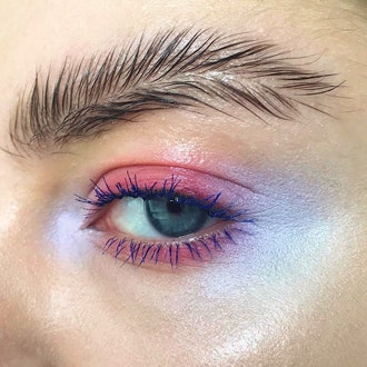 Брови, похожие на перья, &- новый тренд в Instagram